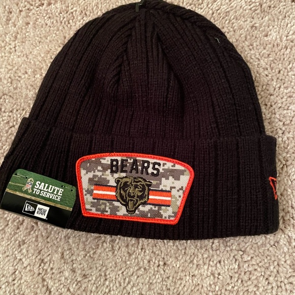 Men's New Era Black Chicago Bears 2021 Salute To Service Knit Hat - Picture 2 of 3